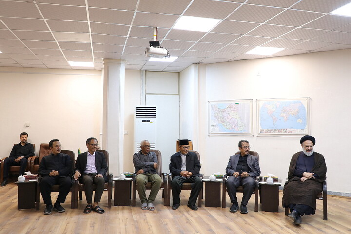 تصاویر/ دیدار جمعی از اندیشمندان اندونزیایی با آیت الله اعرافی