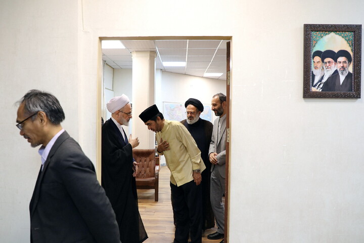 تصاویر/ دیدار جمعی از اندیشمندان اندونزیایی با آیت الله اعرافی