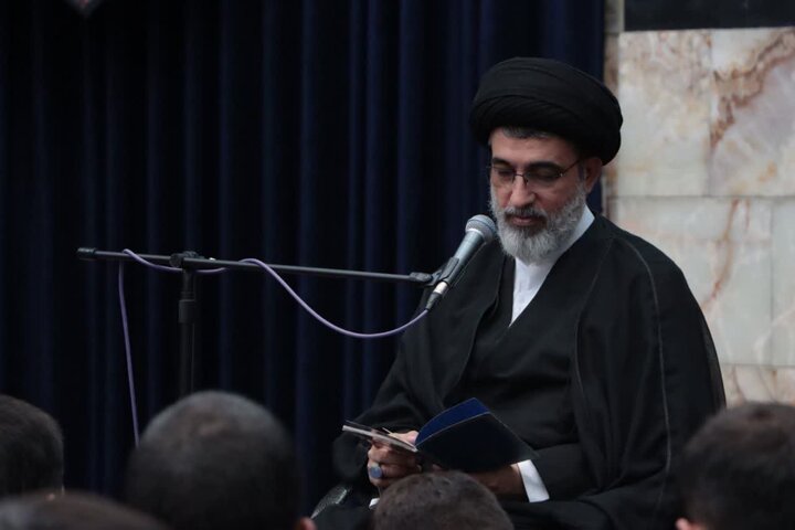 تصاویر/ محفل قرآن و عترت طلاب مدارس آیت‌الله مجتهدی و آیت‌الله حق‌شناس