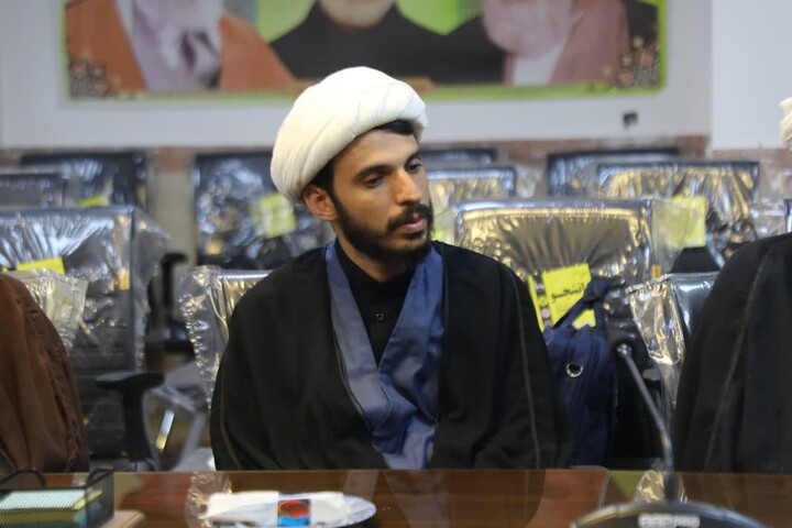 تصاویر/ نشست بصیرتی در حوزه علمیه یزد برگزار شد