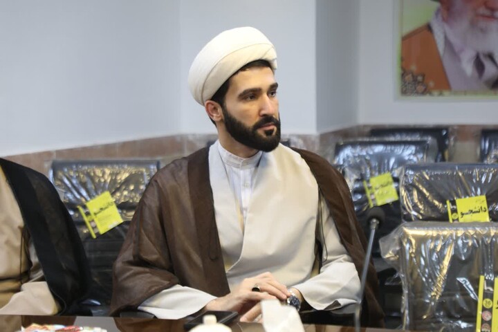 تصاویر/ نشست بصیرتی در حوزه علمیه یزد برگزار شد