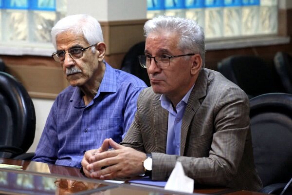 تصاویر/  بررسی مراحل طراحی مصلای بزرگ کرمانشاه در نشستی با ریاست نماینده ولی فقیه