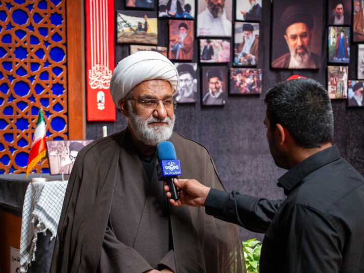 تصاویر/ مدیر حوزه علمیه خراسان  از مدیر کل اوقاف استان کرمان