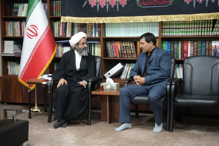 مدیرکل پست استان البرز با امام جمعه شهرستان فردیس دیدار و گفت‌وگو کرد