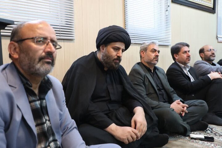 تصاویر/ مراسم یادبود شهادت رهبر شهید انقلاب در اداره‌کل زندان‌های استان سمنان