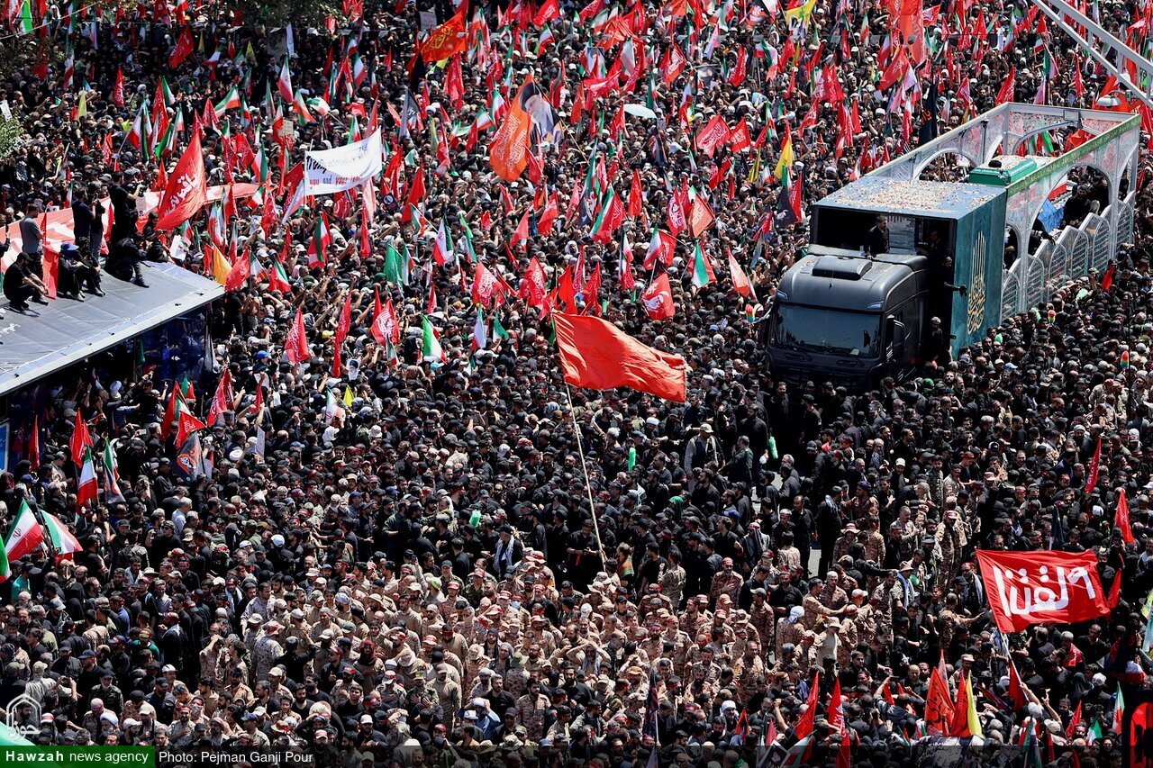 Médias azerbaïdjanais saluent une mobilisation populaire historique lors des funérailles de l’Imam martyr de la Révolution islamique