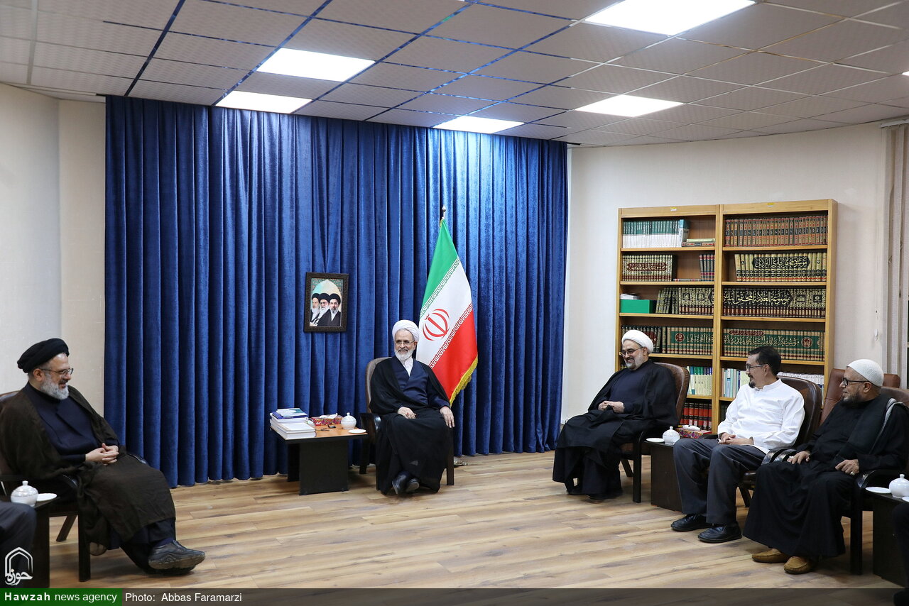 تصاویر/ دیدار جمعی از اندیشمندان اندونزیایی با آیت الله اعرافی