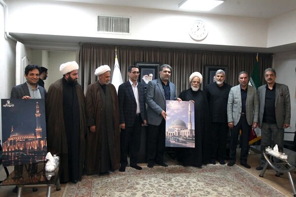 بررسی مراحل طراحی مصلای بزرگ کرمانشاه در نشستی به ریاست نماینده ولی فقیه+تصاویر