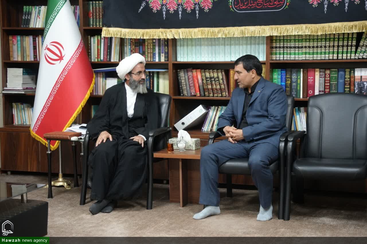 مدیرکل پست استان البرز با امام جمعه شهرستان فردیس دیدار و گفت‌وگو کرد