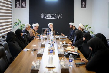 تصاویر /  جلسه کارگروه عفاف و حجاب با حضور امام جمعه قزوین