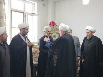 تصاویر/ دیدار نماینده ولی‌فقیه در کردستان با خانواده شهیدان محمودزاده و فتحی
