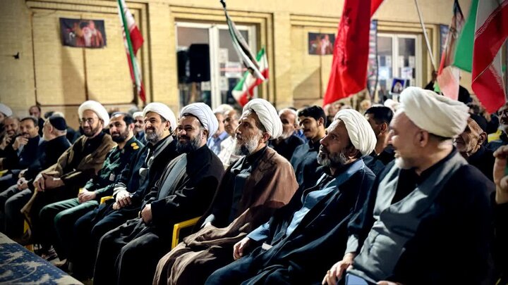 تصاویر / مراسم گرامیداشت قائد شهید امت در شهر اقبالیه قزوین -عکاس -طاها صادقی