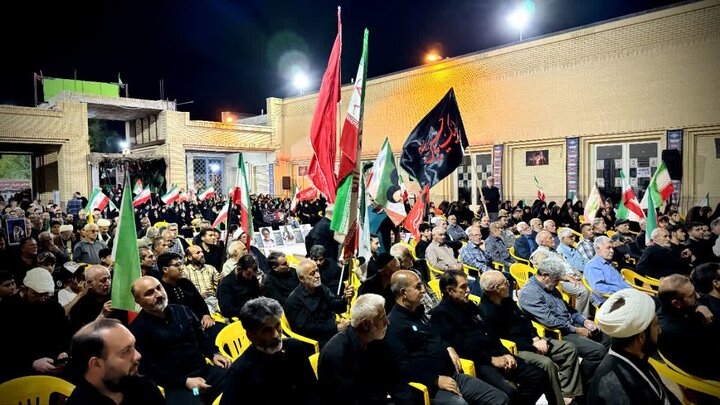 تصاویر / مراسم گرامیداشت قائد شهید امت در شهر اقبالیه قزوین -عکاس -طاها صادقی