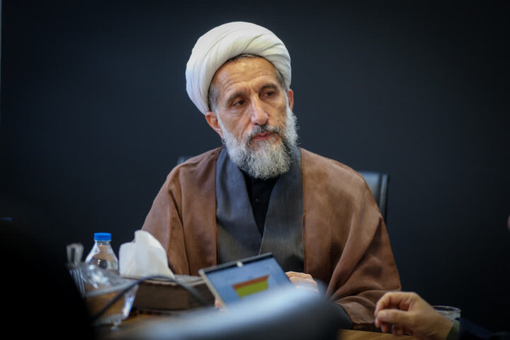 تصاویر /  جلسه کارگروه عفاف و حجاب با حضور امام جمعه قزوین برگزار شد