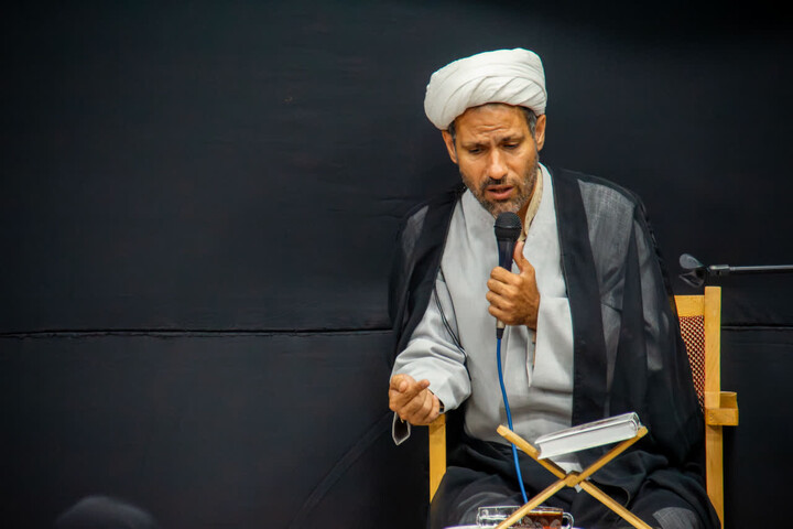 تصاویر |  اولین روز از مراسم عزاداری و روضه در رثای آقای شهیدایران در بیت امام جمعه زنجان