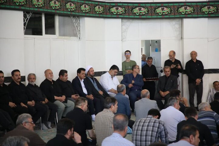 تصاویر/ مراسم بزرگداشت قائد شهید امت حضرت امام خامنه ای (قدس سره) به همت اصناف کسبه و بازاریان شهرستان ارومیه
