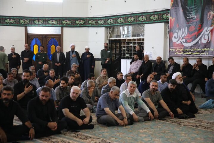 تصاویر/ مراسم بزرگداشت قائد شهید امت حضرت امام خامنه ای (قدس سره) به همت اصناف کسبه و بازاریان شهرستان ارومیه