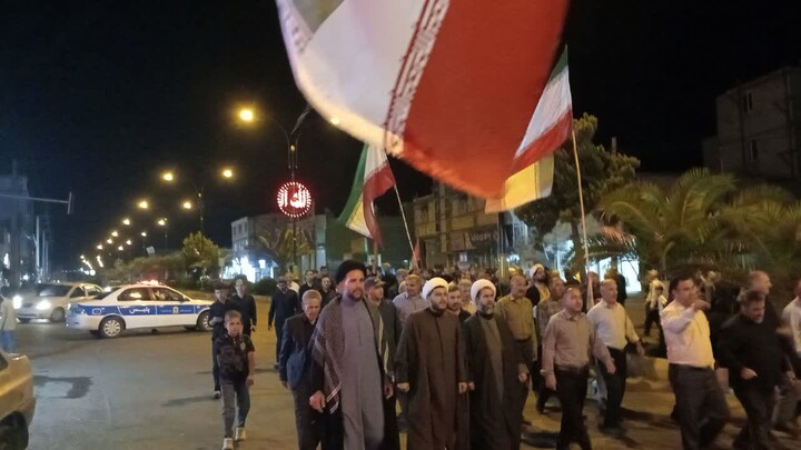 تصاویر/ اجتماع شبانه لبیک یا امام در طارم