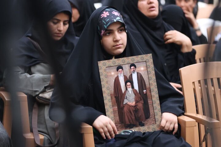 تصاویر/ بزرگداشت رهبر شهید (ره) در اداره کل آموزش و پرورش استان با حضور نماینده ولی فقیه در استان