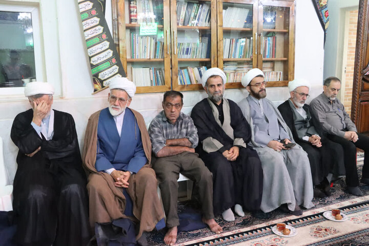 تصاویر/ مراسم بزرگداشت رهبر شهید (ره) در بقعه امامزاده ابراهیم (ع) آمل با حضور نماینده ولی فقیه در استان