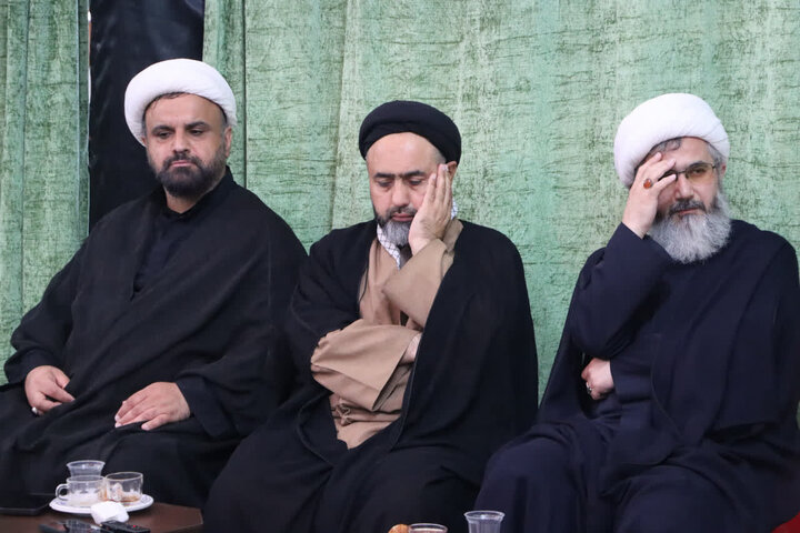 تصاویر/ مراسم بزرگداشت رهبر شهید (ره) در بقعه امامزاده ابراهیم (ع) آمل با حضور نماینده ولی فقیه در استان