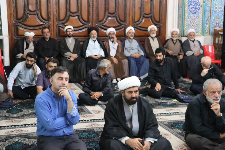تصاویر/ مراسم بزرگداشت رهبر شهید (ره) در بقعه امامزاده ابراهیم (ع) آمل با حضور نماینده ولی فقیه در استان