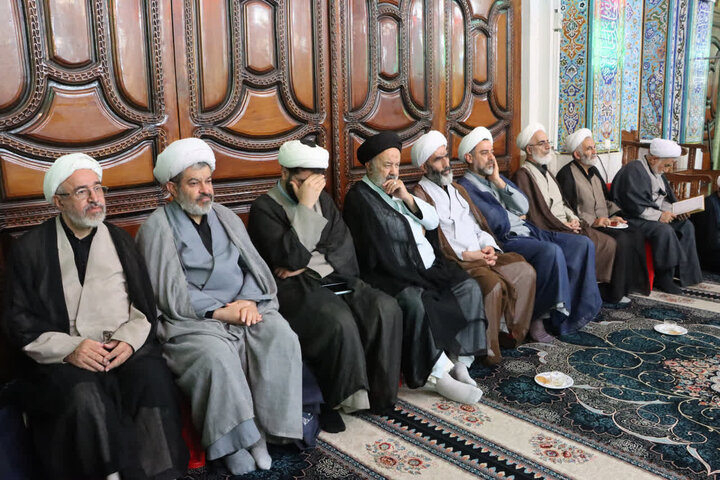 تصاویر/ مراسم بزرگداشت رهبر شهید (ره) در بقعه امامزاده ابراهیم (ع) آمل با حضور نماینده ولی فقیه در استان