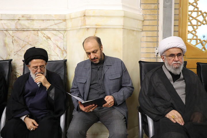 تصاویر/ مراسم بزرگداشت قائد شهید امت از سوی جامعه مدرسین حوزه علمیه قم، شورای عالی و مرکز مدیریت حوزه‌های علمیه و دبیرخانه مجلس خبرگان رهبری برگزار می‌گردد