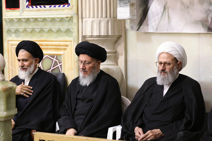 تصاویر/ مراسم بزرگداشت قائد شهید امت از سوی جامعه مدرسین حوزه علمیه قم، شورای عالی و مرکز مدیریت حوزه‌های علمیه و دبیرخانه مجلس خبرگان رهبری برگزار می‌گردد