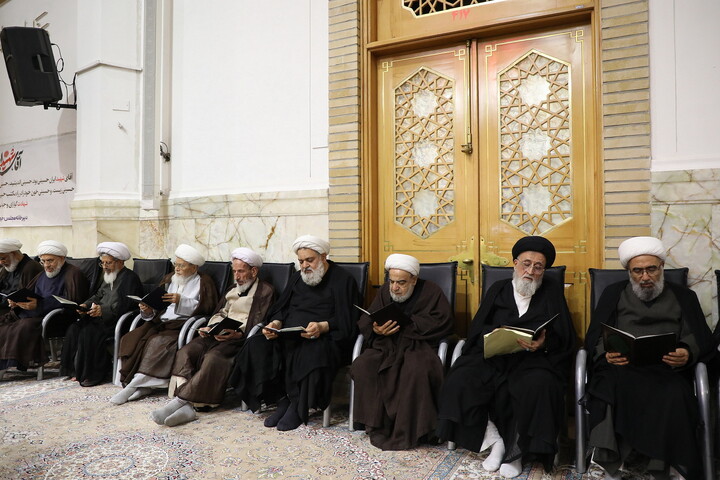 تصاویر/ مراسم بزرگداشت قائد شهید امت از سوی جامعه مدرسین حوزه علمیه قم، شورای عالی و مرکز مدیریت حوزه‌های علمیه و دبیرخانه مجلس خبرگان رهبری برگزار می‌گردد