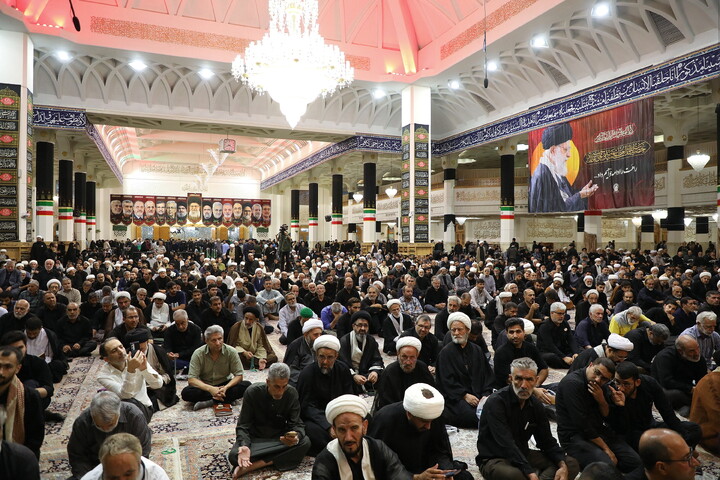 تصاویر/ مراسم بزرگداشت قائد شهید امت از سوی جامعه مدرسین حوزه علمیه قم، شورای عالی و مرکز مدیریت حوزه‌های علمیه و دبیرخانه مجلس خبرگان رهبری برگزار می‌گردد