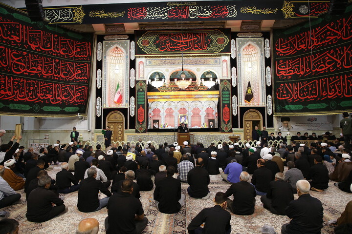 تصاویر/ مراسم بزرگداشت قائد شهید امت از سوی جامعه مدرسین حوزه علمیه قم، شورای عالی و مرکز مدیریت حوزه‌های علمیه و دبیرخانه مجلس خبرگان رهبری برگزار می‌گردد