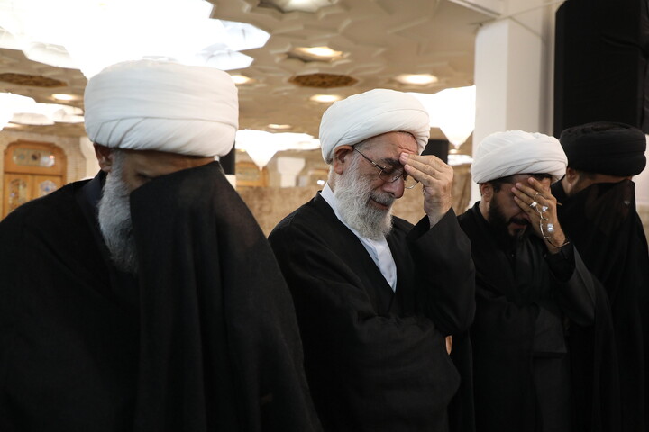 تصاویر/ مراسم بزرگداشت قائد شهید امت از سوی جامعه مدرسین حوزه علمیه قم، شورای عالی و مرکز مدیریت حوزه‌های علمیه و دبیرخانه مجلس خبرگان رهبری برگزار می‌گردد