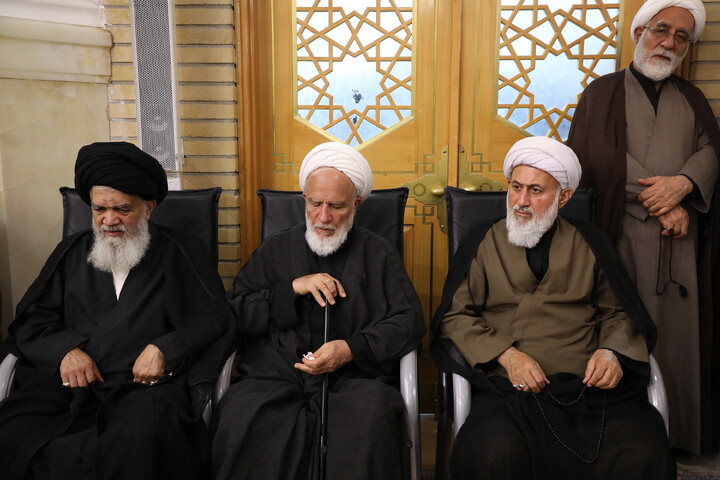 تصاویر/ مراسم بزرگداشت قائد شهید امت از سوی جامعه مدرسین حوزه علمیه قم، شورای عالی و مرکز مدیریت حوزه‌های علمیه و دبیرخانه مجلس خبرگان رهبری برگزار می‌گردد