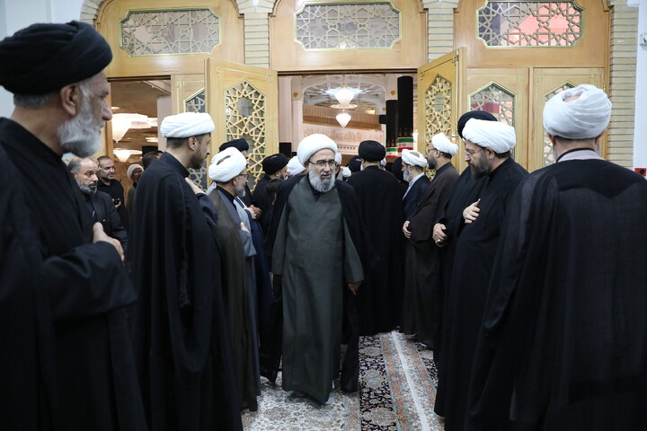 تصاویر/ مراسم بزرگداشت قائد شهید امت از سوی جامعه مدرسین حوزه علمیه قم، شورای عالی و مرکز مدیریت حوزه‌های علمیه و دبیرخانه مجلس خبرگان رهبری برگزار می‌گردد