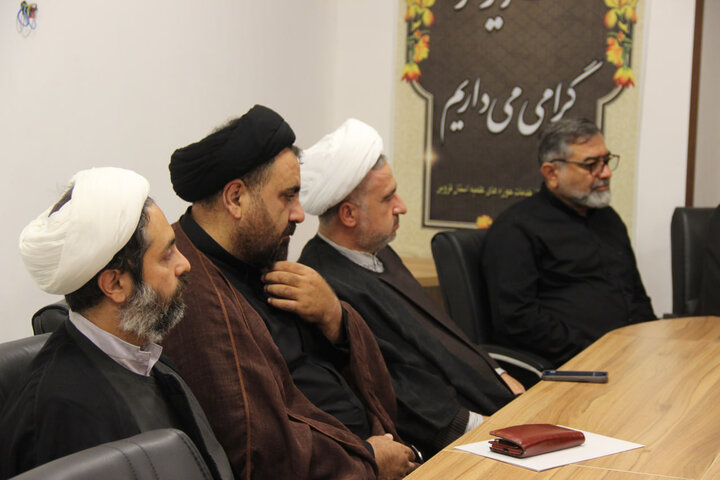 تصاویر /دیدار مدیر حوزه علمیه قزوین ومعاونین مرکز مدیریت استان با مدیرکل مرکز خدمات حوزه های علمیه استان قزوین