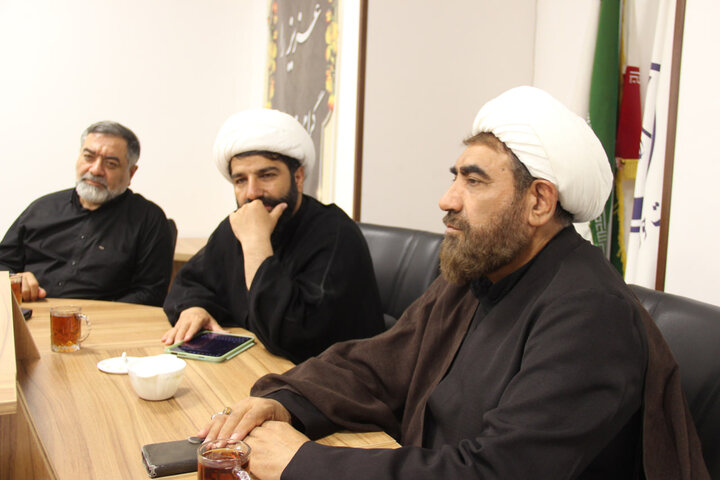 تصاویر /دیدار مدیر حوزه علمیه قزوین ومعاونین مرکز مدیریت استان با مدیرکل مرکز خدمات حوزه های علمیه استان قزوین