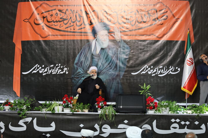 مراسم گرامیداشت رهبر شهید انقلاب در مصلی ساری