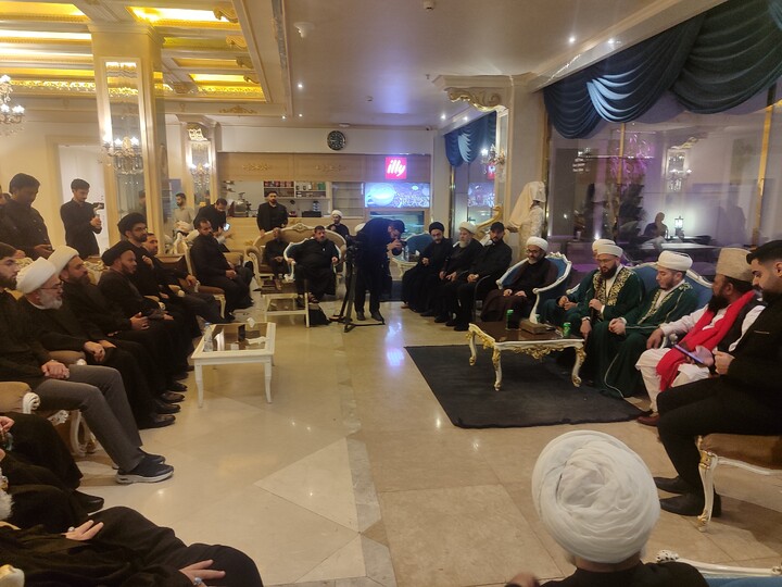 بازدید و نشست‌های میهمانان هند، پاکستان و دیگر کشورها با مراکز حوزوی هم‌زمان با مراسم تشییع رهبر شهید انقلاب اسلامی
