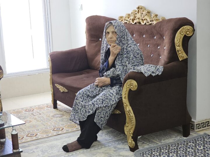 تصاویر/دیدار نماینده ولی‌فقیه در کردستان با خانواده شهیدان محمودزاده و فتحی