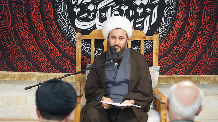 تصاویر/نود و دومین جلسه از سلسله جلسات تفسیر قرآن کریم در خوی