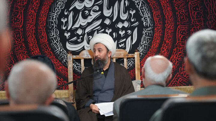 تصاویر/نود و دومین جلسه از سلسله جلسات تفسیر قرآن کریم در خوی