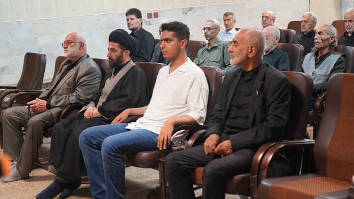 تصاویر/نود و دومین جلسه از سلسله جلسات تفسیر قرآن کریم در خوی