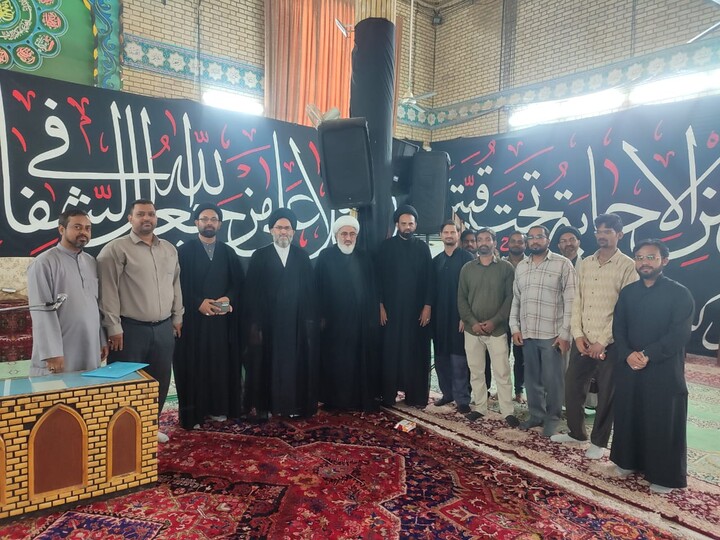 قم المقدسہ میں نمائندۂ ولی فقیہ اور نمائندۂ جامعۃ المصطفیٰ کی طلاب ہندوستان کے ساتھ نشست؛ علمی، تربیتی اور تبلیغی ذمہ داریوں کی ادائیگی پر زور