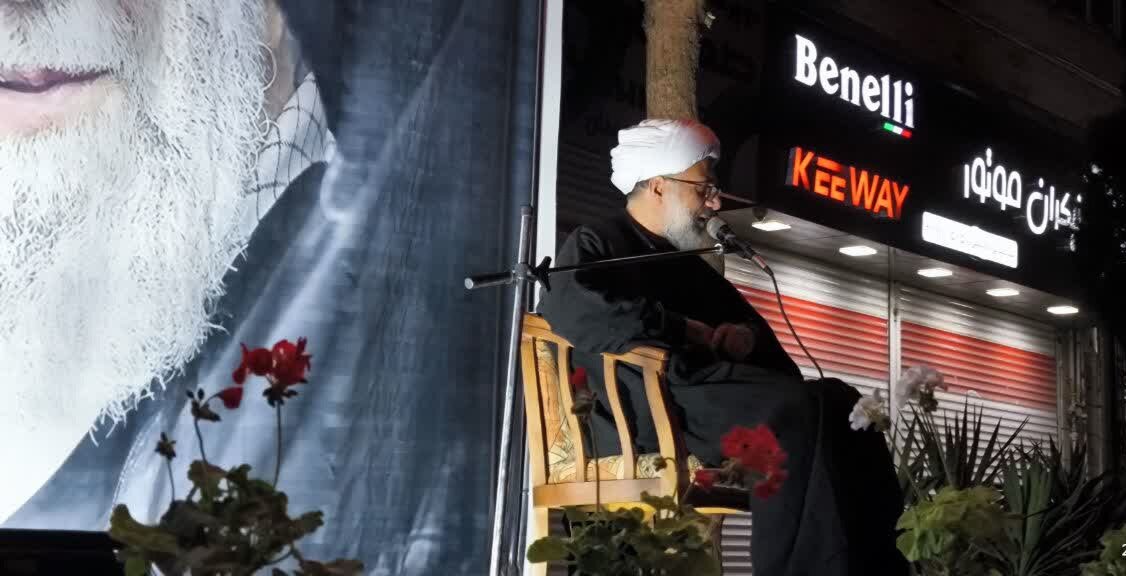 عزت و اقتدار ایران اسلامی ثمره مجاهدتهای شهداست عزت و اقتدار ایران اسلامی ثمره مجاهدتهای شهداست