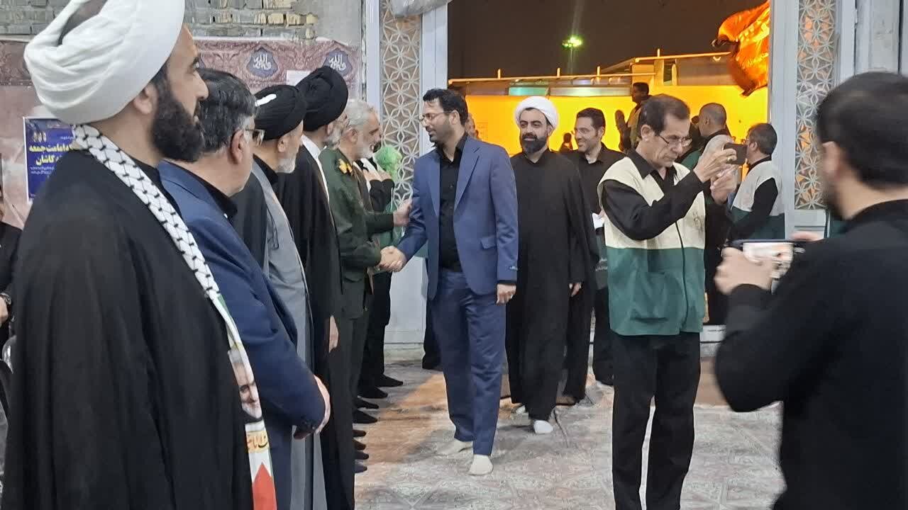 آیین بزرگداشت رهبر شهید انقلاب در کاشان برگزارشد