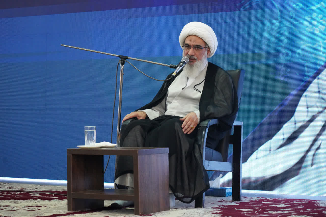 وحدت حول محور ولایت؛ پادزهر توطئه دشمن برای ایجاد تفرقه در کشور