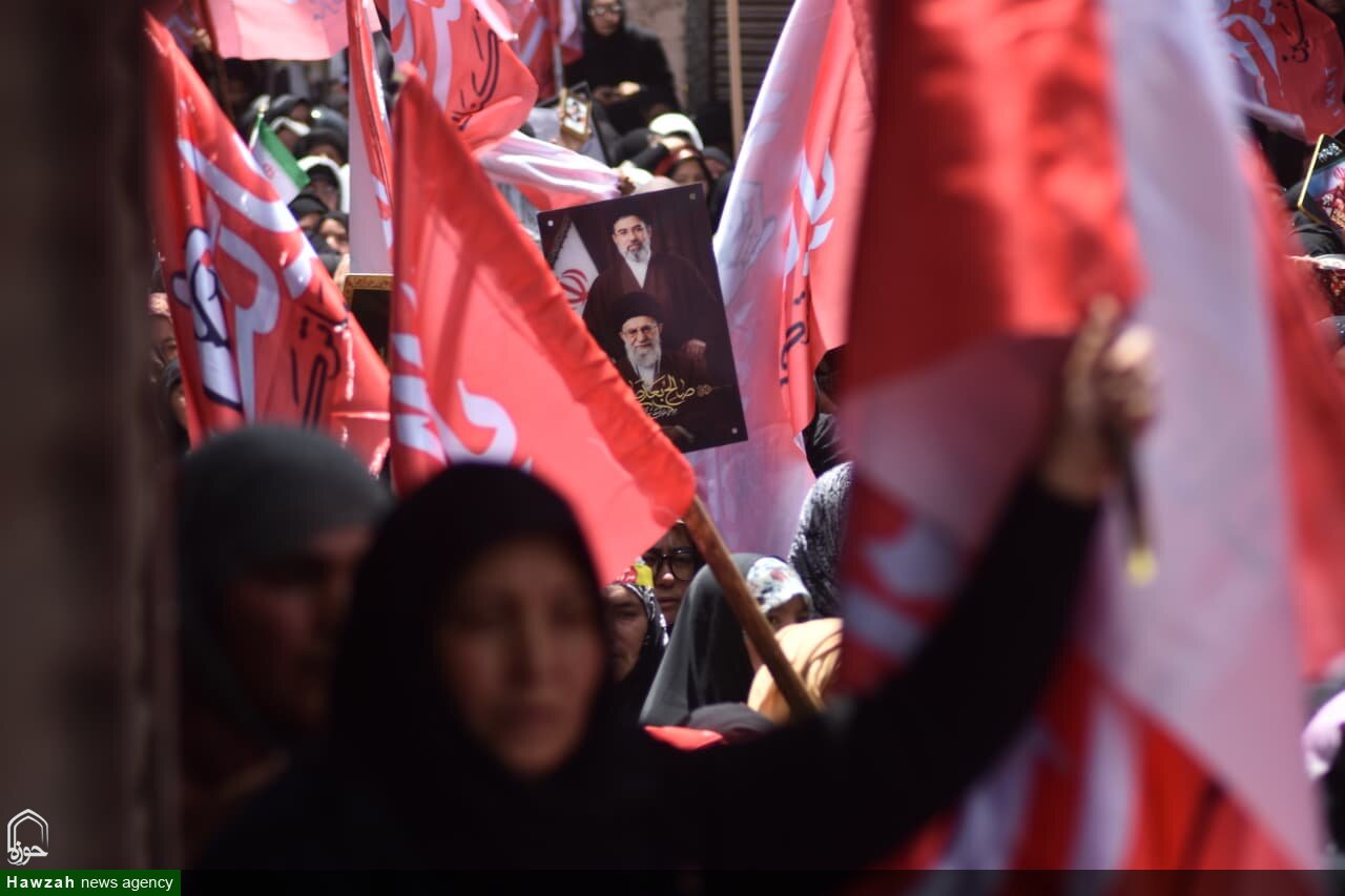 کرگل میں رہبر شہید کی یاد میں تاریخی علامتی تشییعِ جنازہ، ہزاروں افراد کی شرکت