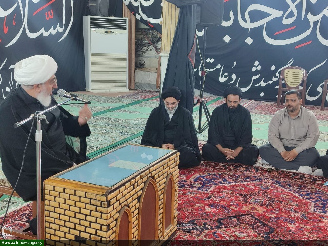 قم المقدسہ میں نمائندۂ ولی فقیہ اور نمائندۂ جامعۃ المصطفیٰ کی طلاب ہندوستان کے ساتھ نشست؛ علمی، تربیتی اور تبلیغی ذمہ داریوں کی ادائیگی پر زور