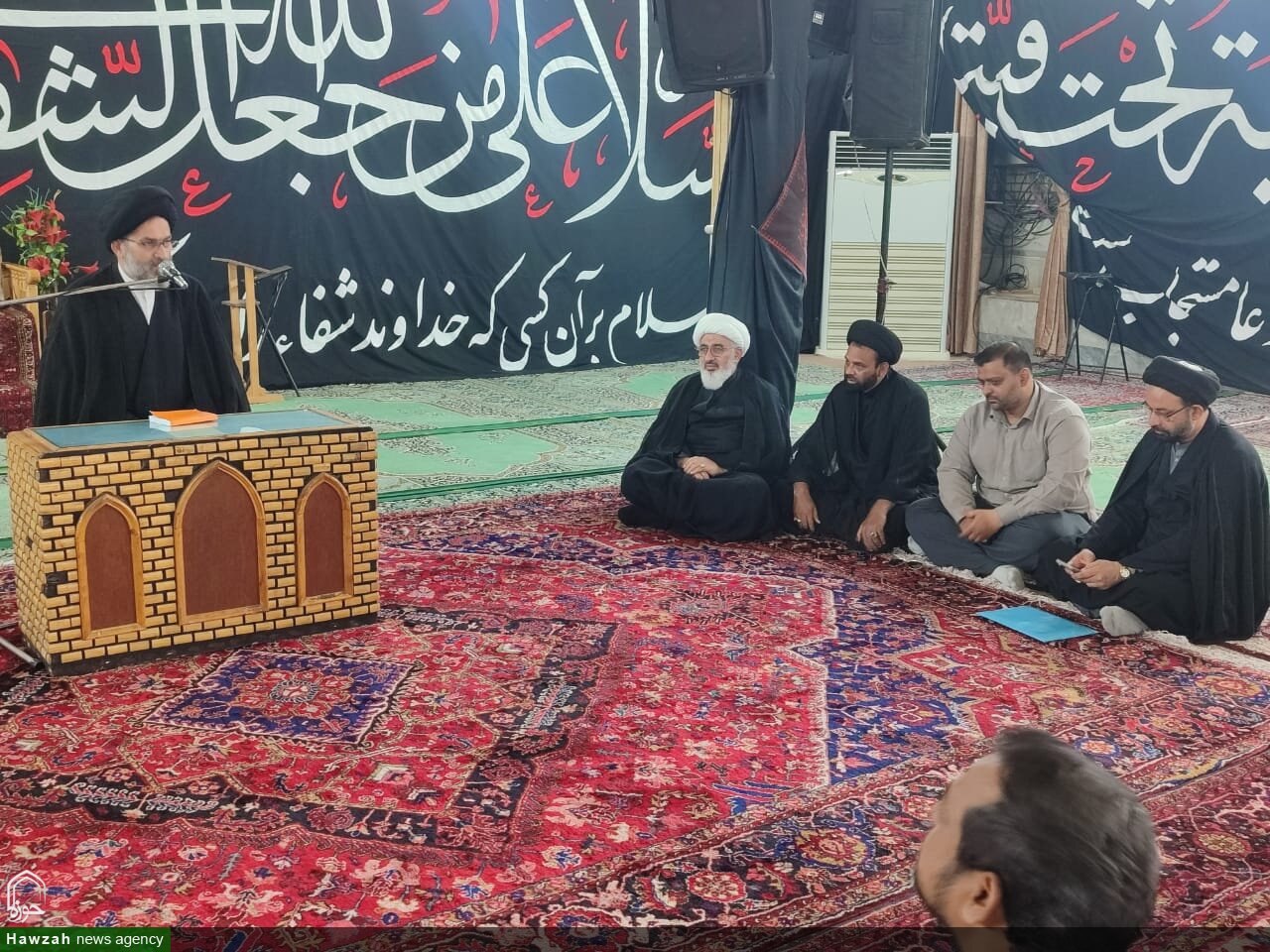 قم المقدسہ میں نمائندۂ ولی فقیہ اور نمائندۂ جامعۃ المصطفیٰ کی طلاب ہندوستان کے ساتھ نشست؛ علمی، تربیتی اور تبلیغی ذمہ داریوں کی ادائیگی پر زور
